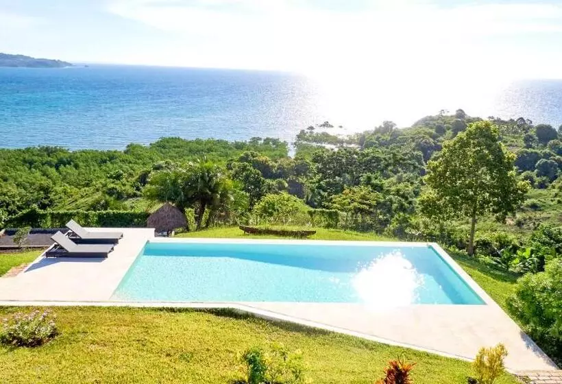 تختخواب و صبحانه Cap Mora Mora