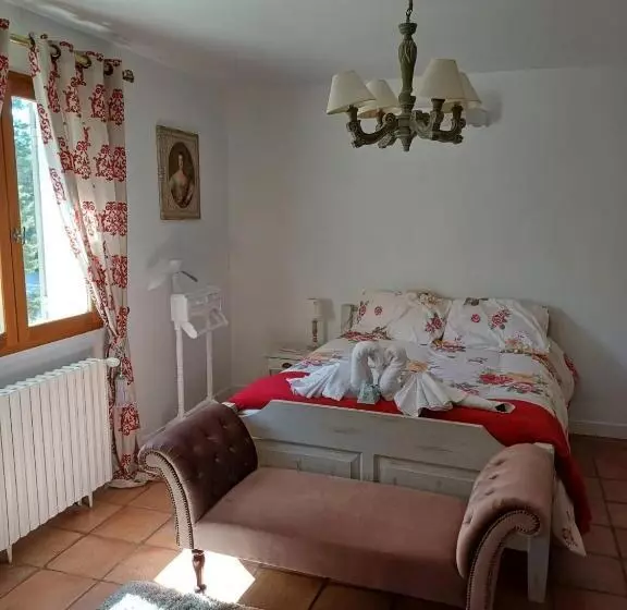 ベッドアンドブレックファースト Chambre D Hôte Suite Tournesol Au Fond Du Jardin