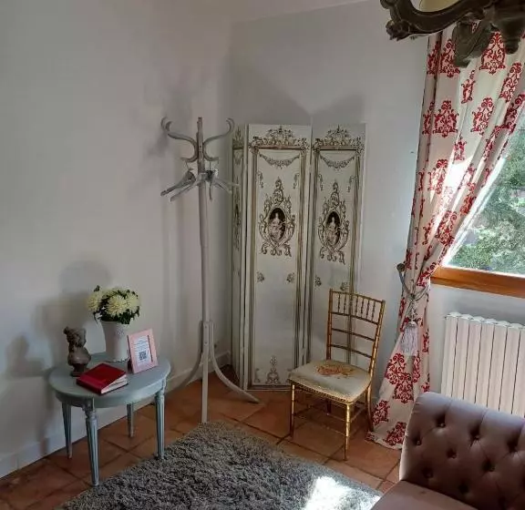 ベッドアンドブレックファースト Chambre D Hôte Suite Tournesol Au Fond Du Jardin