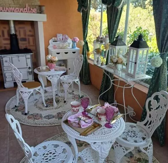 ベッドアンドブレックファースト Chambre D Hôte Suite Tournesol Au Fond Du Jardin