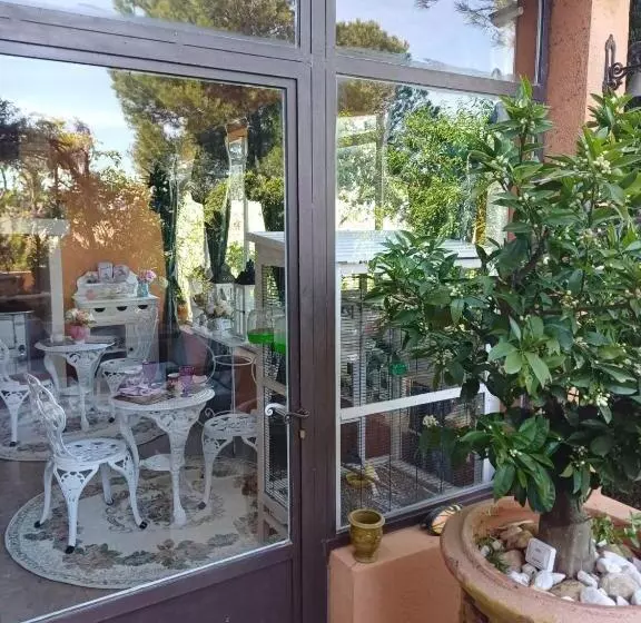 ベッドアンドブレックファースト Chambre D Hôte Suite Tournesol Au Fond Du Jardin