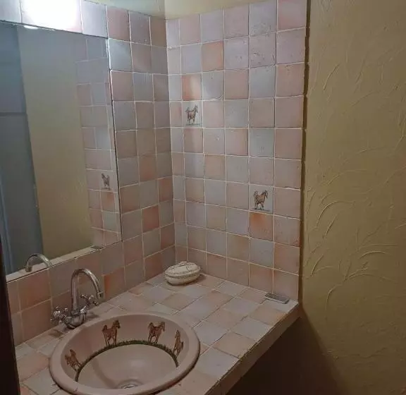 ベッドアンドブレックファースト Chambre D Hôte Suite Tournesol Au Fond Du Jardin