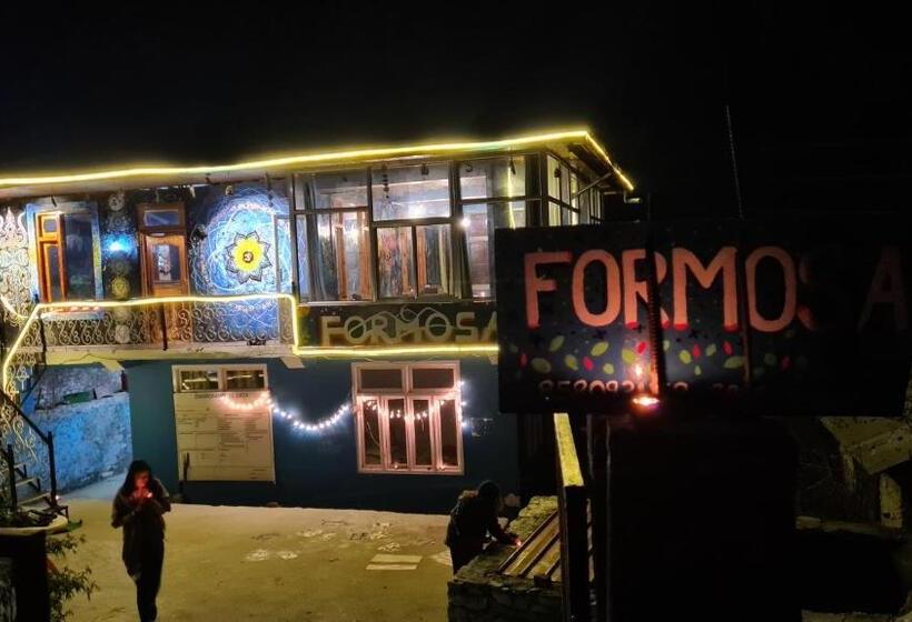 Formosa Cafe & Hostel