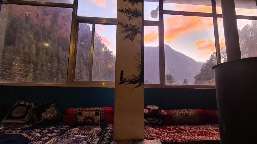 Formosa Cafe & Hostel