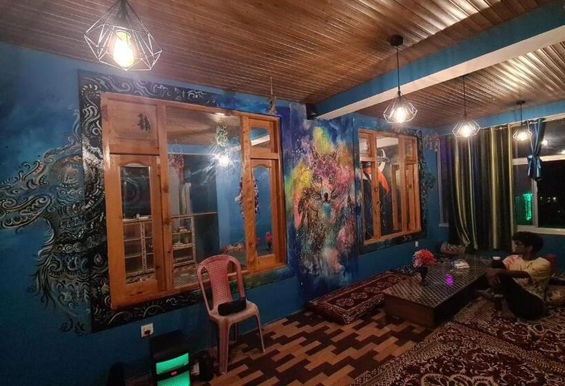 Formosa Cafe & Hostel