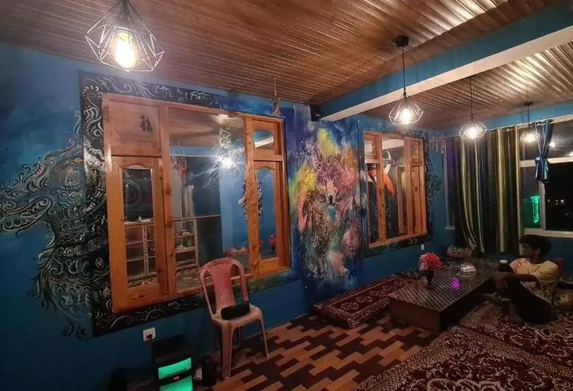 Formosa Cafe & Hostel