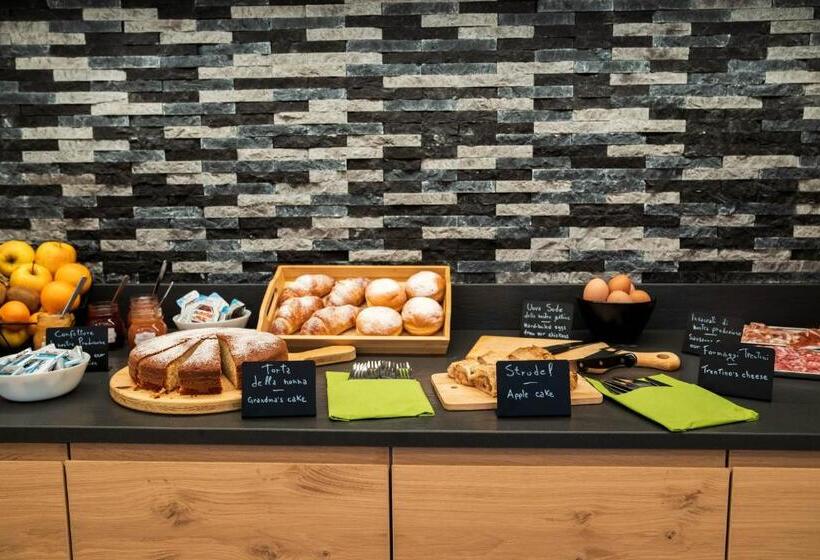 ホテル Agriturismo Val Castel