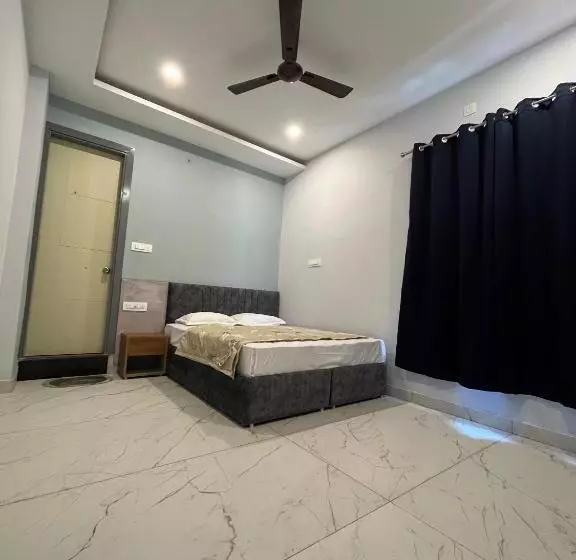 هتل Devlok Homes