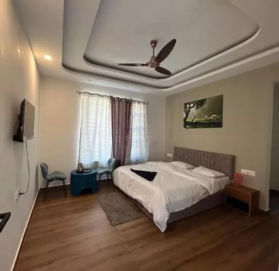 هتل Devlok Homes