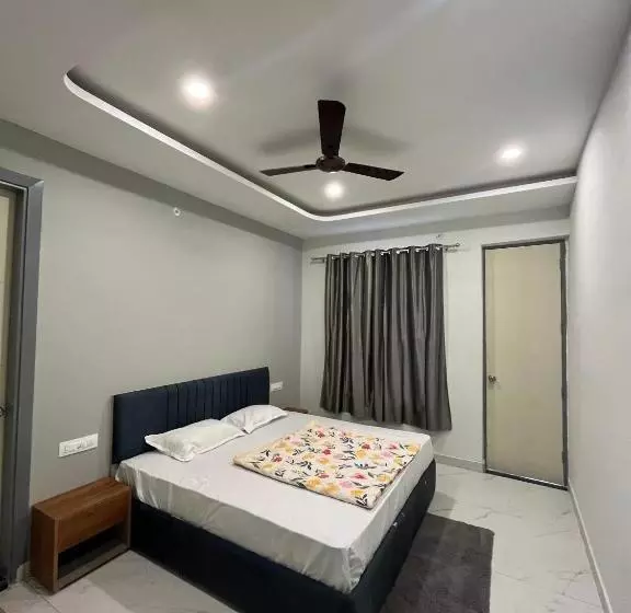 هتل Devlok Homes