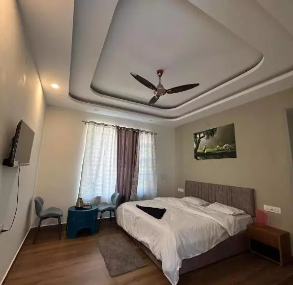 هتل Devlok Homes