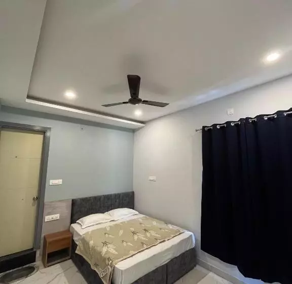 هتل Devlok Homes