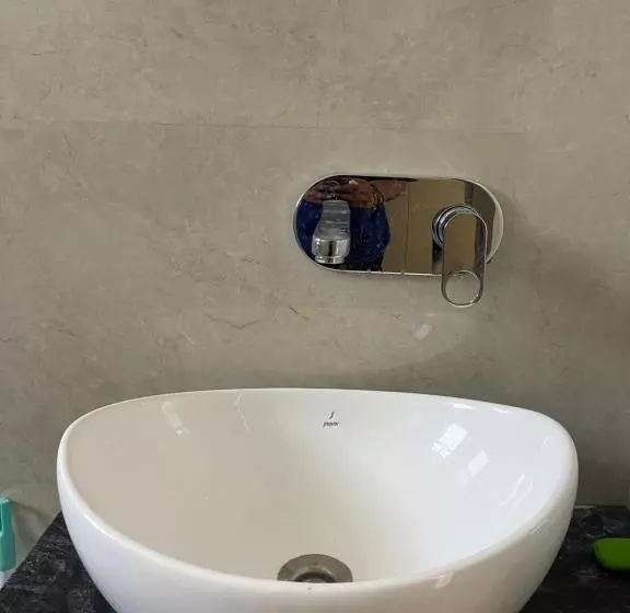 هتل Devlok Homes