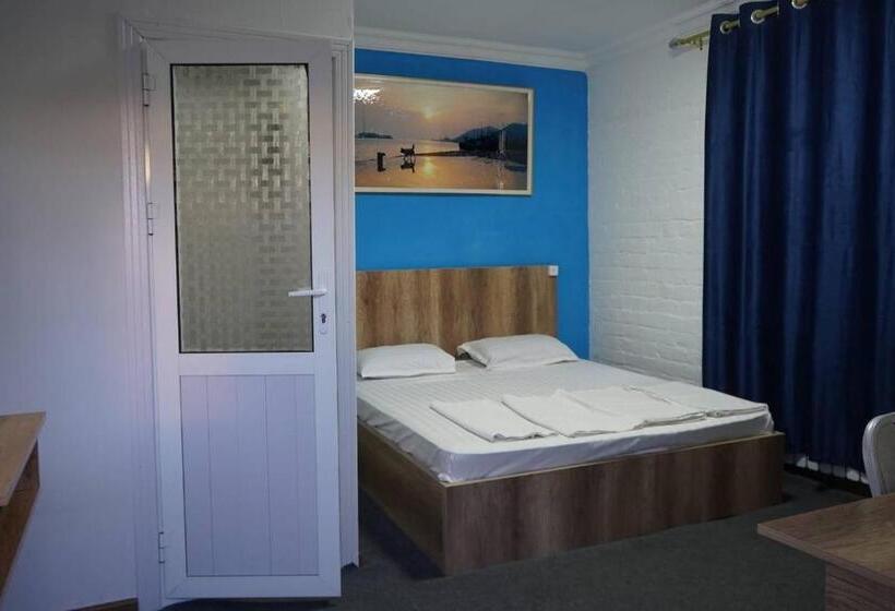 هتل Ilhombek Guest House