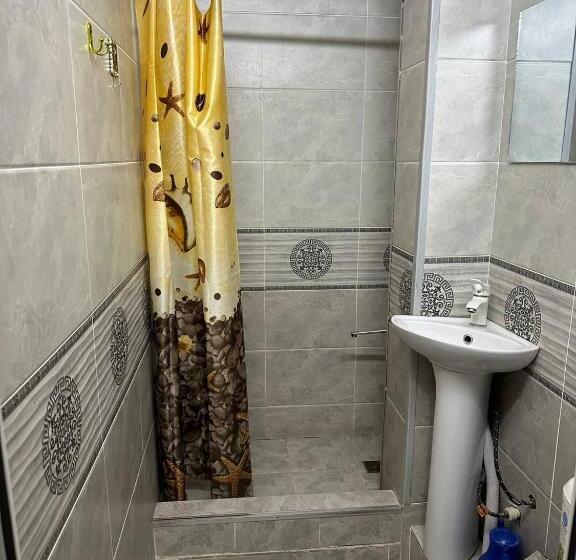 هتل Ilhombek Guest House