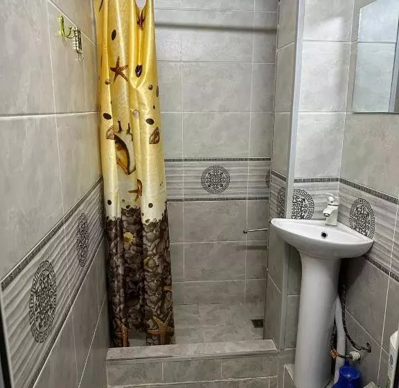 هتل Ilhombek Guest House