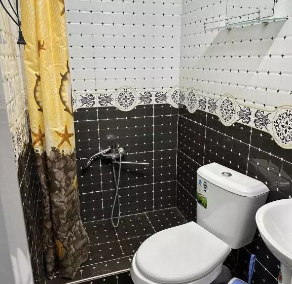 هتل Ilhombek Guest House