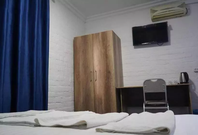 هتل Ilhombek Guest House