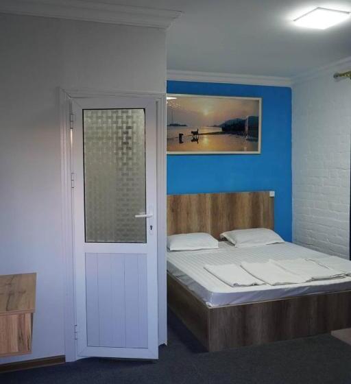 هتل Ilhombek Guest House