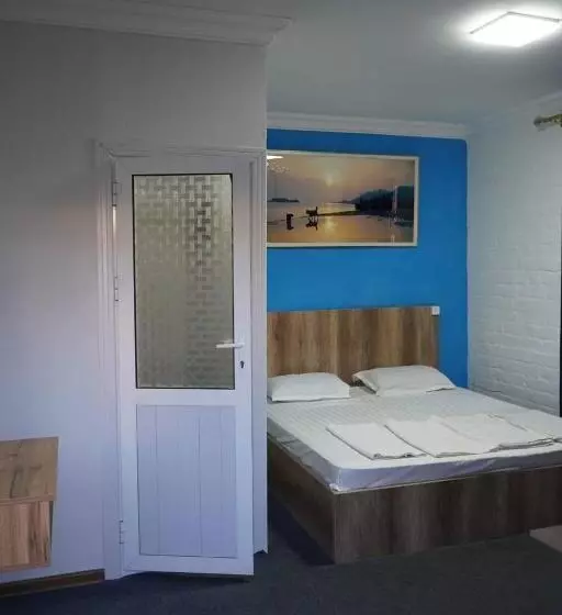 هتل Ilhombek Guest House