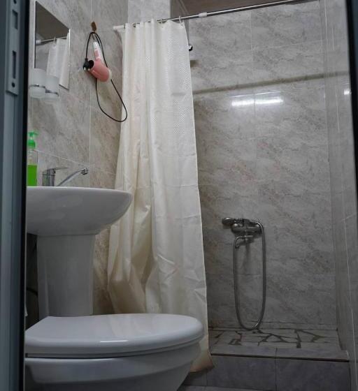 هتل Ilhombek Guest House