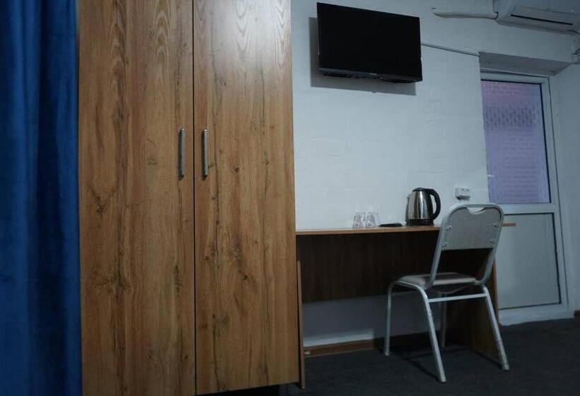 هتل Ilhombek Guest House