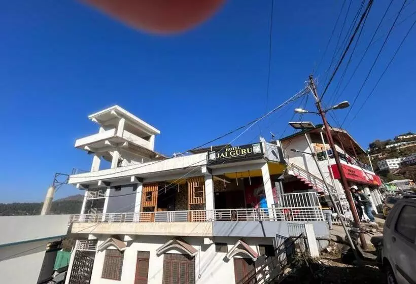 ホテル Jai Guru