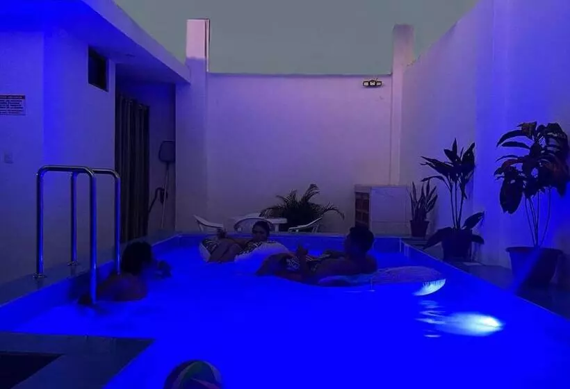 ホテル Mihahi Beach