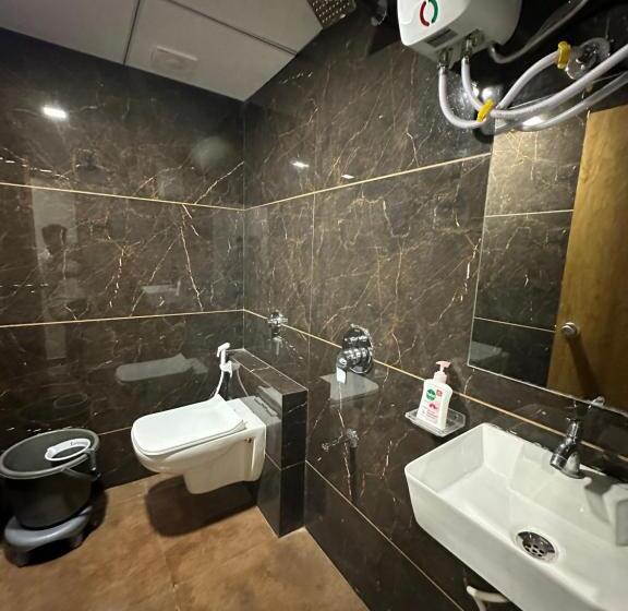 Hotel Secure Inn Kadodara Road