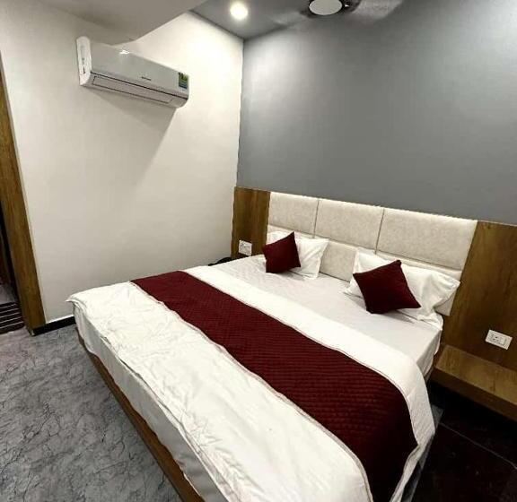 호텔 Secure Inn Kadodara Road