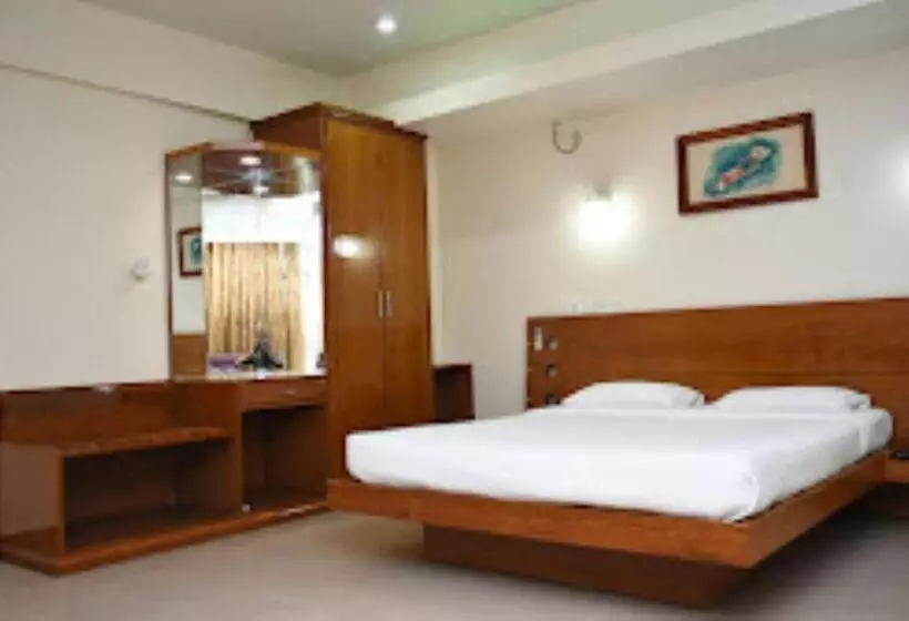 Hotel Yaiphabaa , Imphal