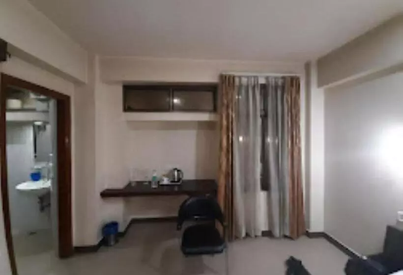 Hotel Yaiphabaa , Imphal