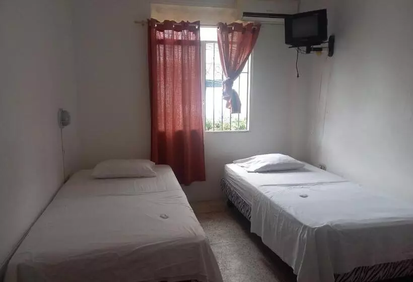 پانسیون Hostal Continental