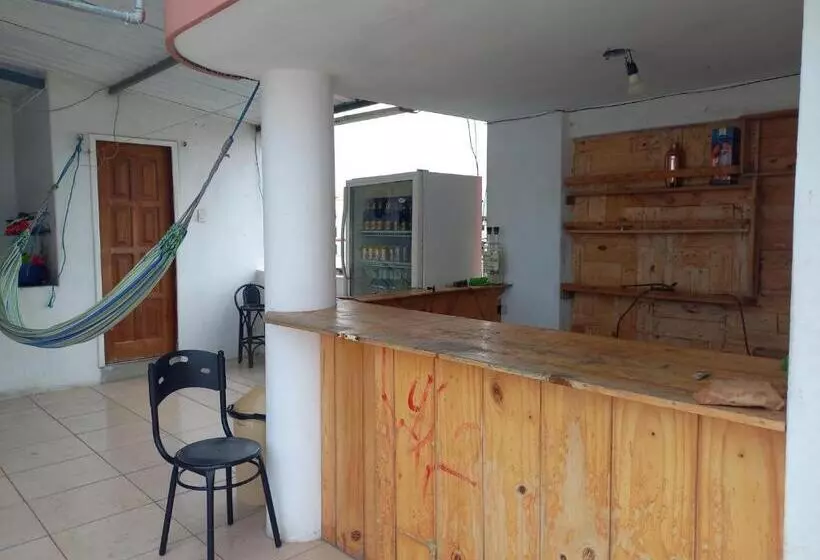 پانسیون Hostal Continental