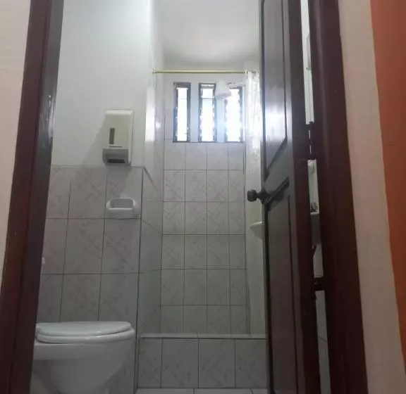 پانسیون Hostal Continental