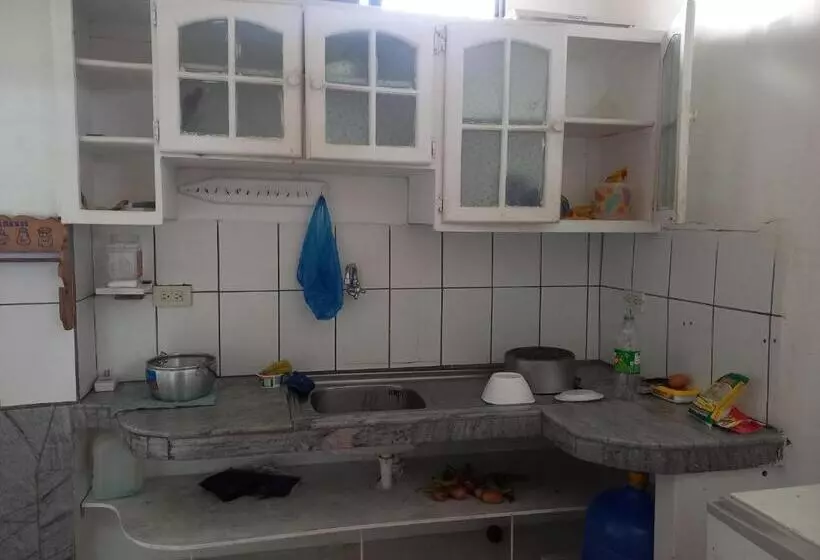 پانسیون Hostal Continental