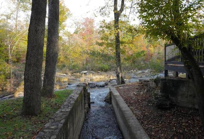 膳宿费 Meadows Mill House Ii