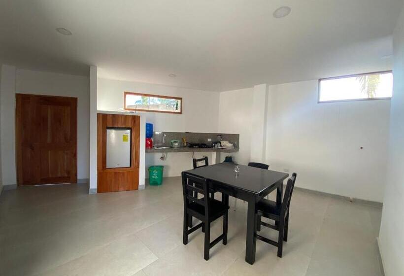 Pension Penguin House