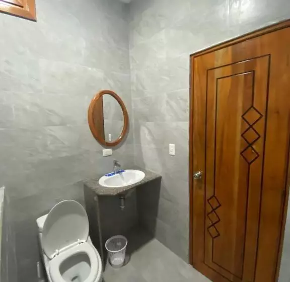 Majatalo Penguin House