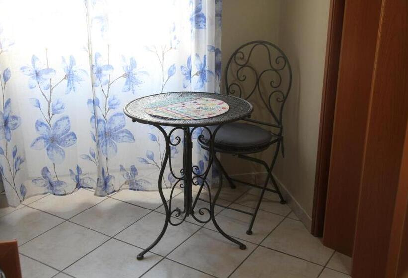 تختخواب و صبحانه Il Principe Di Napoli