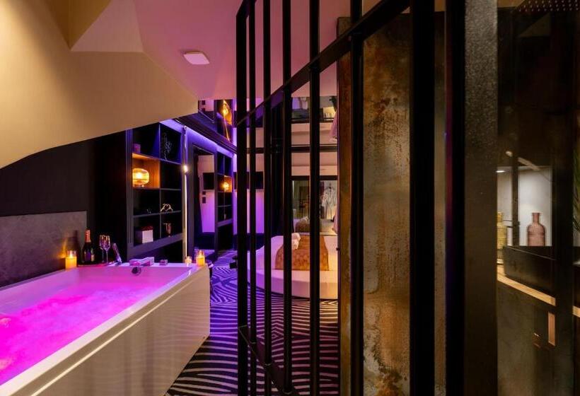 تختخواب و صبحانه Loveroom Le Côté Secret