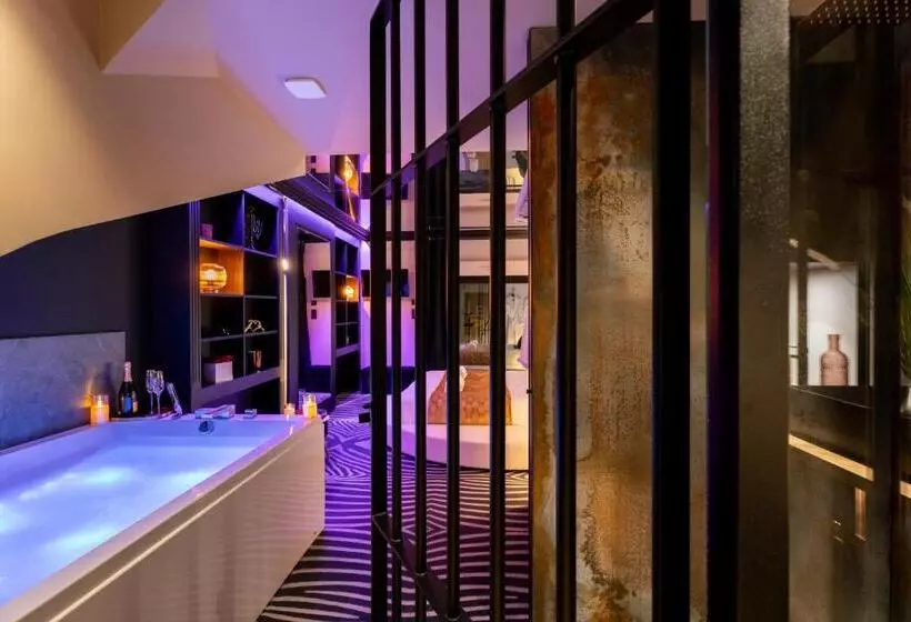 Aamiaismajoitus (B&B) Loveroom Le Côté Secret