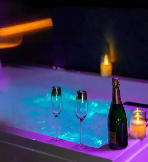 Aamiaismajoitus (B&B) Loveroom Le Côté Secret