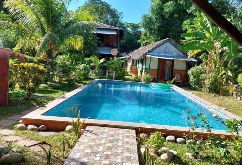 تختخواب و صبحانه Piscine Bimoko