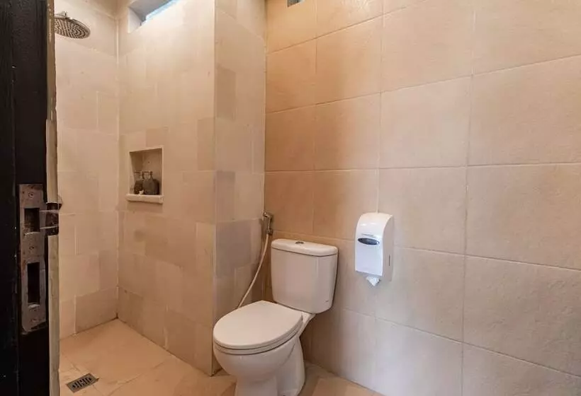 Hotelli Belvilla Y Resort Near Monkey Forest