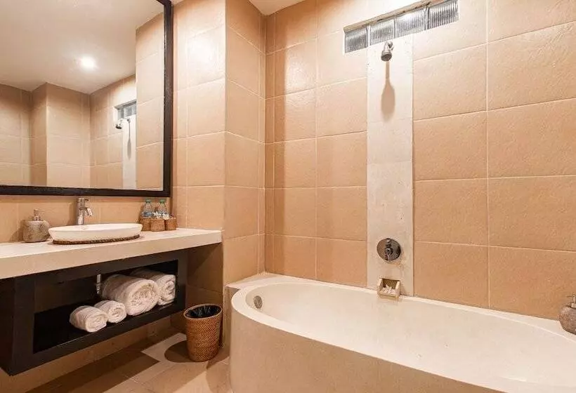 Hotelli Belvilla Y Resort Near Monkey Forest