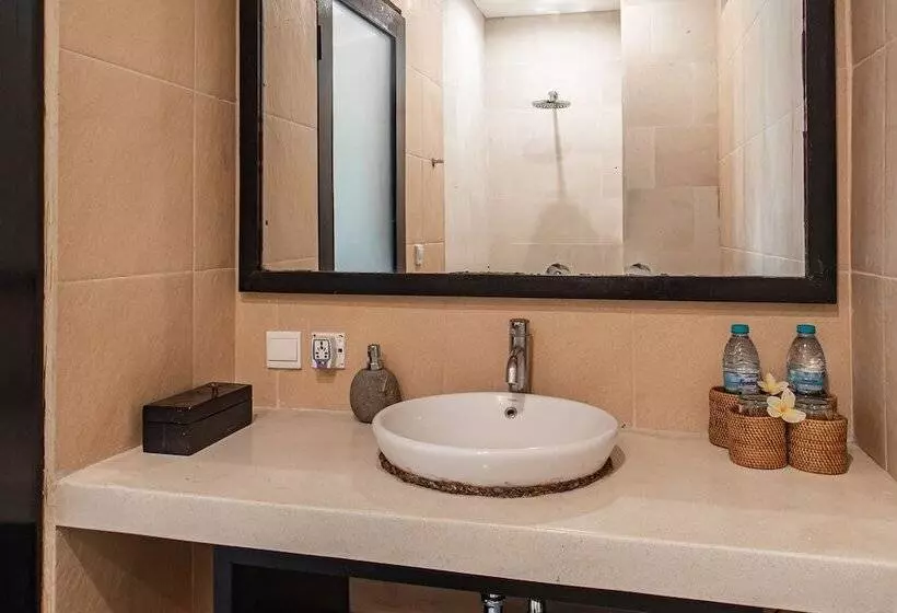 Hotelli Belvilla Y Resort Near Monkey Forest