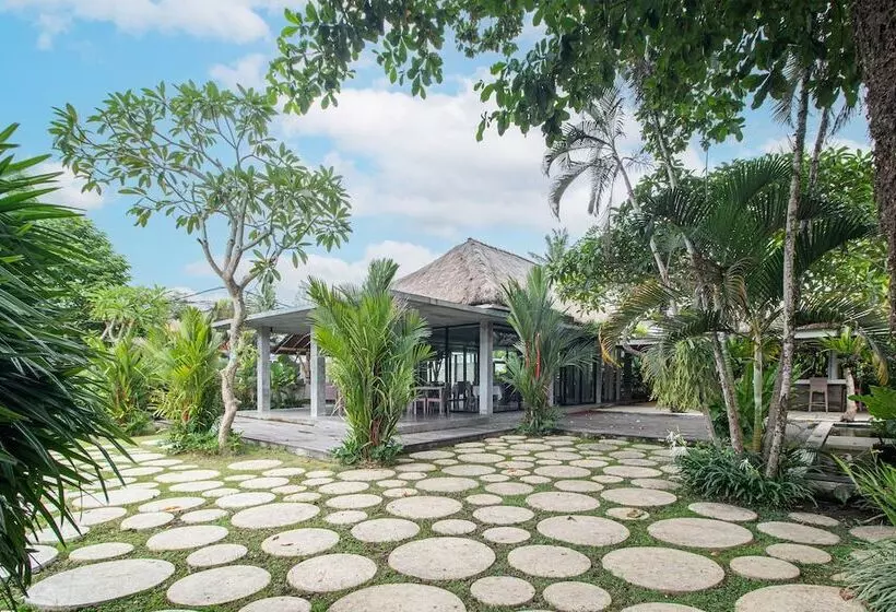 Hotelli Belvilla Y Resort Near Monkey Forest