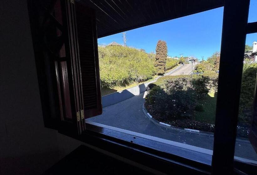 酒店 Camas Queen Com Serviço De