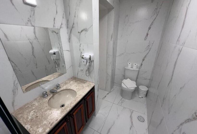 酒店 Camas Queen Com Serviço De